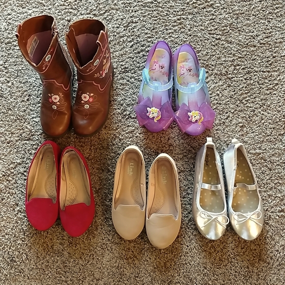 Little Girl's shoes - Picture 1 of 8